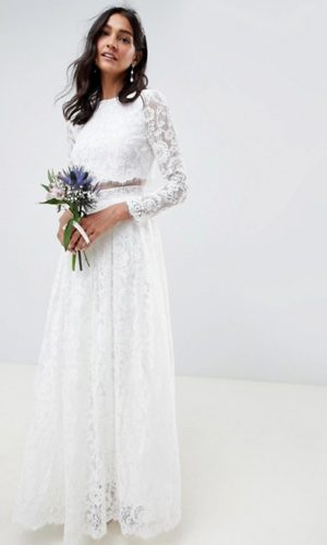 Une jupe et un crop top pour les mariées modernes qui veulent un look original, The Wedding Explorer