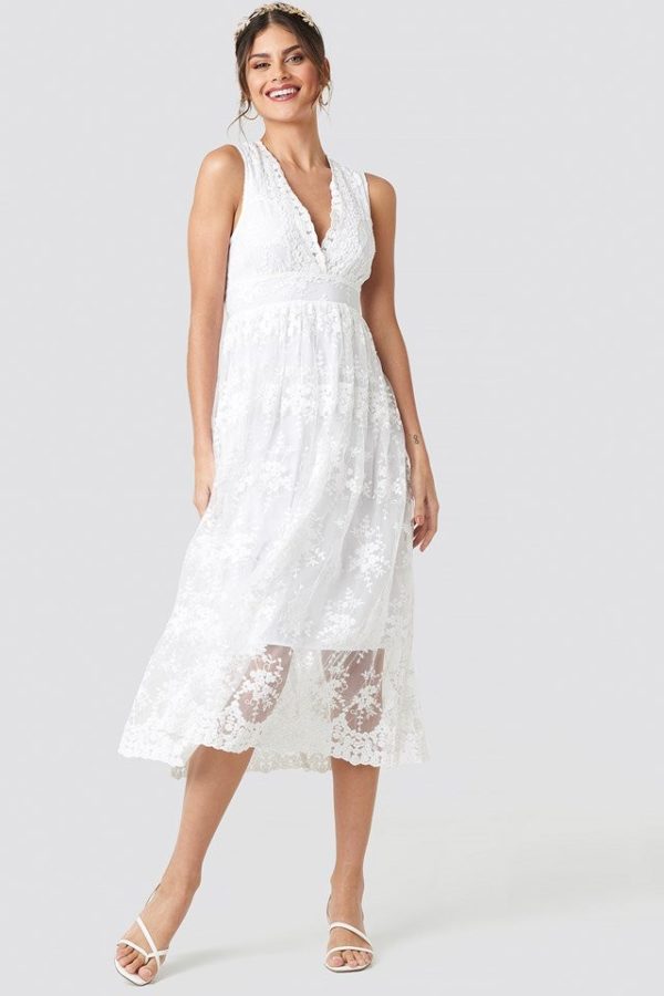 NA-KD – Deep V-Neck Delicate Lace Dress White Mariage Bohème NA-KD
