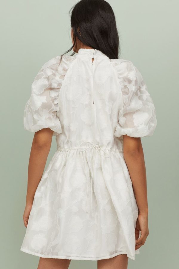 H&M – Robe courte en tissu jacquard manches bouffantes Mariage Civil H&M