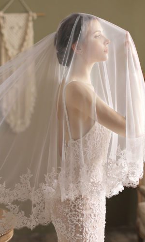 Voile de mariage ivoire à deux niveaux dentelle applique bord goutte voiles de mariée en tulle moyen Voiles de mariée