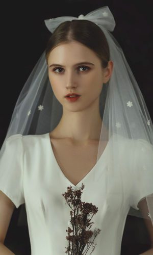 Voile de mariage ivoire à deux niveaux, voile de mariée en tulle à bords coupés Voiles de mariée