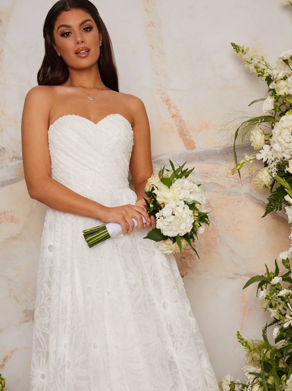 Chi Chi London – Bridal Bandeau Maxi Tulle Dress in White Robes de mariée à moins de 500 euros CHI CHI