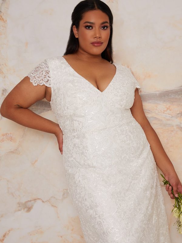 Chi Chi London – Plus Size Bridal Lace Maxi Wedding Dress in White Mariage Bohème CHI CHI