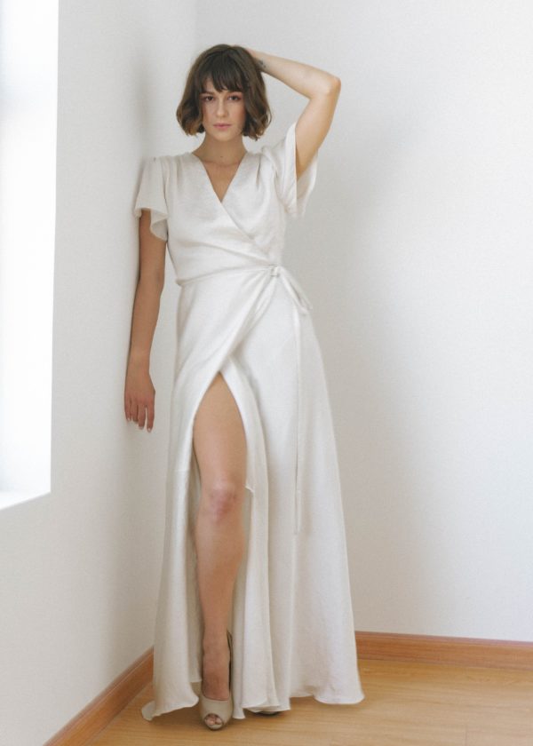NoireBrand – April Ivory Floor length Wrap Dress/Simple Wedding dress/White satin wrap dress Robes de mariée à moins de 200 euros ETSY