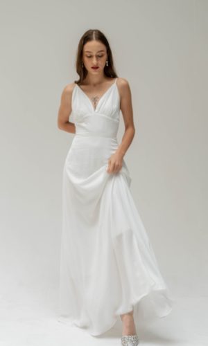 NoireBrand – Naomi slip wedding dress/Simple bridal gown with backless detail/Silk slip floor length reception dress Robes de mariée modernes ETSY