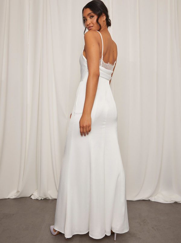 Chi Chi London – Cowl Neck with Lace Insert Maxi Wedding Dress in White Robes de mariée à moins de 200 euros CHI CHI