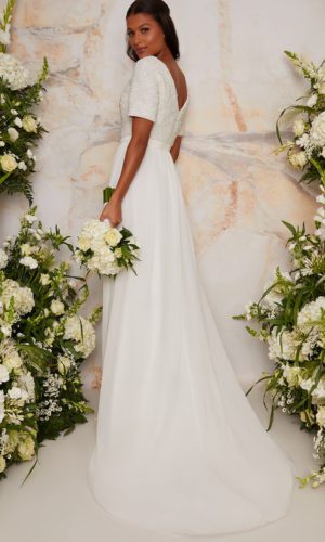Chi Chi London – Bridal Short Sleeve Embellished Wedding Dress in White Robes de mariée à moins de 500 euros CHI CHI