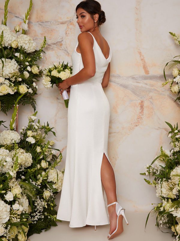 Chi Chi London – Cowl Neck Satin Slip Maxi Dress in White Robes de mariée à moins de 200 euros CHI CHI