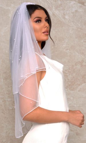 Chi Chi London – Pearl Embellished Bridal Veil in White Voiles de mariée CHI CHI