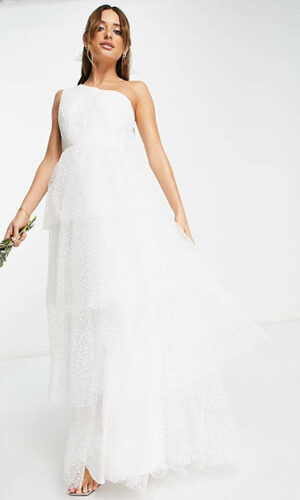 Y.A.S – Robe de mariée asymétrique à volants – Blanc Robes de mariée modernes ASOS