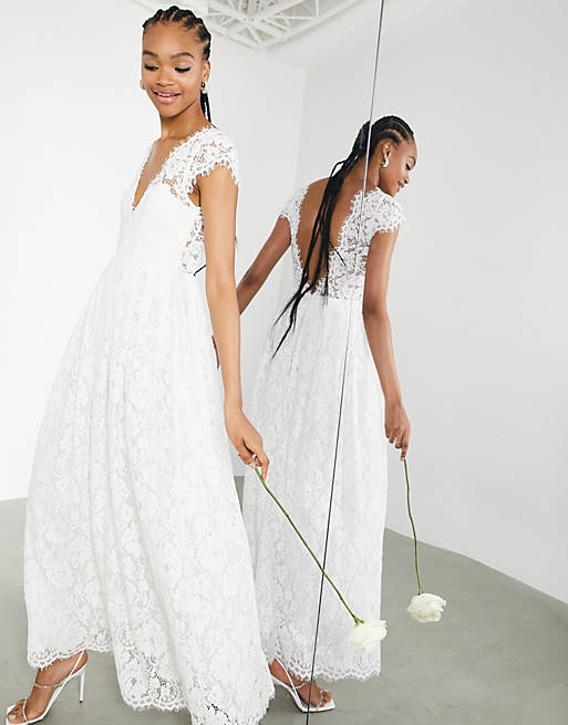 ASOS EDITION – Alexandra – Robe de mariée en dentelle avec col V et mancherons-Blanc Robes de mariée bohèmes ASOS