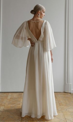 BridalAtelierLutien – Chiffon silk wedding dress for beach wedding ceremony, Deep V neckline wedding dress 2022 Robes de mariée à moins de 1000 euros ETSY