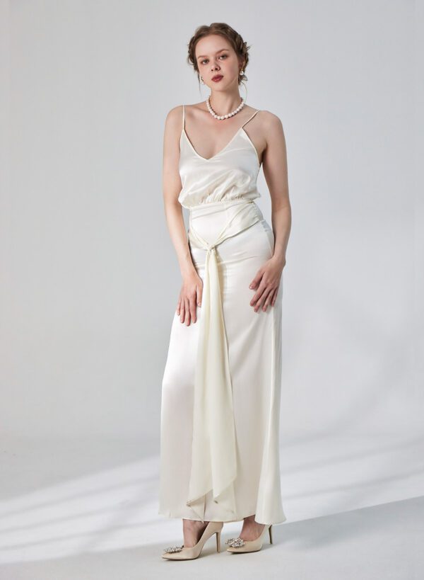 Silk Maison – Retro Knotted-Front Draped Silk Maxi Dress Robes de mariée à moins de 200 euros SILK MAISON
