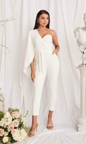 Lavish Alice – Tailored One Shoulder Cape Jumpsuit in White Combinaisons de mariage LAVISH ALICE