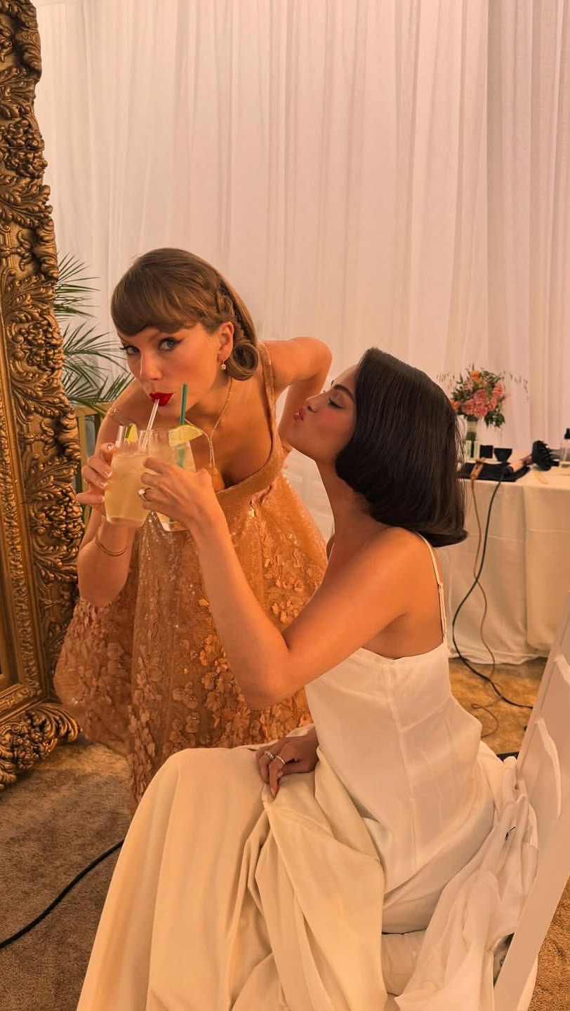 The Lyla Maxi Dress in Cream Robes de mariée The Wedding Explorer