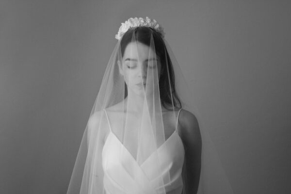 PAVIOTCreateur – Wedding veil with | crown Bridal Veil | Wedding veil| Falling sail| Ivory tulle sail | Blusher | sail Flowers Voiles de mariée