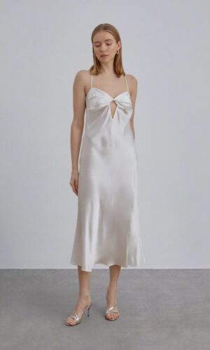 Silk Maison – Twist Front Cutout Silk Slip Dress Lingerie de la mariée The Wedding Explorer Silk Maison – Twist Front Cutout Silk Slip Dress Lingerie de la mariée The Wedding Explorer