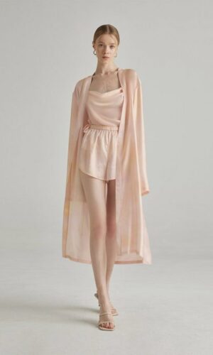 Silk Maison – Soft Gradient Nightgown Silk Robe Kimonos & peignoirs mariage The Wedding Explorer Silk Maison – Soft Gradient Nightgown Silk Robe Kimonos & peignoirs mariage The Wedding Explorer