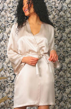 Kimono en soie Kimonos & peignoirs mariage The Wedding Explorer Kimono en soie Kimonos & peignoirs mariage The Wedding Explorer