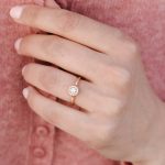 Bague Or blanc 750 ‰ Saphir Vert et diamants Rétromantique S Accessoires mariage The Wedding Explorer