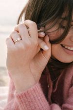 Bague Or blanc 750 ‰ Saphir Vert et diamants Rétromantique S Accessoires mariage The Wedding Explorer