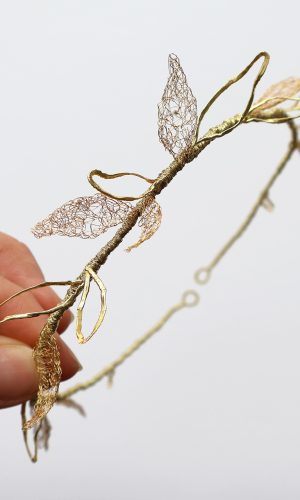 Couronne dorée Sõlia Accessoires cheveux mariage The Wedding Explorer