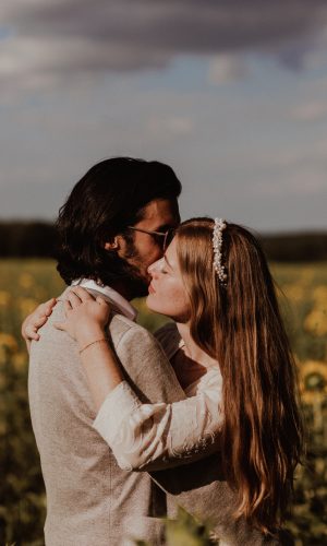 Serre-tête de mariée perlé Cait Diadèmes & Bijoux de tête The Wedding Explorer Serre-tête de mariée perlé Cait Diadèmes & Bijoux de tête The Wedding Explorer