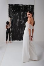 ORA – Combinaison mariage bustier épaules dénudées et sequins Combinaisons mariage The Wedding Explorer