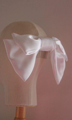 Bijoux de tête de mariée à noeud Versailles bow Accessoires cheveux mariage The Wedding Explorer