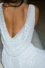 Raffinée – Collier de dos perles naturelles Accessoires mariage The Wedding Explorer
