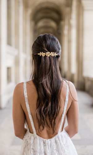 Acacia – Barrette romantique florale Accessoires cheveux mariage The Wedding Explorer Acacia – Barrette romantique florale Accessoires cheveux mariage The Wedding Explorer