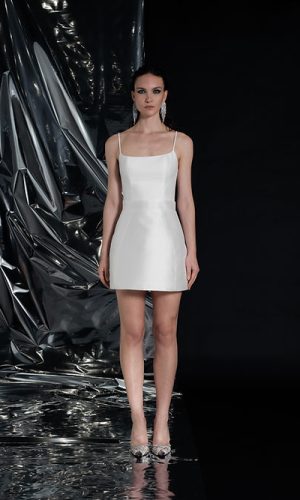 Top de mariée en crepe uni LEO Tenues pour la mariée moderne The Wedding Explorer Top de mariée en crepe uni LEO Tenues pour la mariée moderne The Wedding Explorer