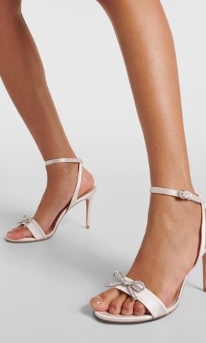 Sandales en satin à ornements Chaussures mariage The Wedding Explorer
