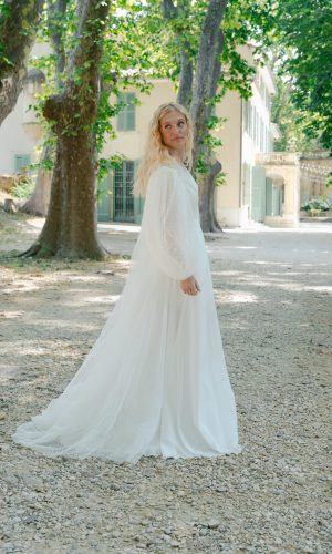 Par-dessus de mariée BLANCHE Tenues pour la mariée moderne The Wedding Explorer Par-dessus de mariée BLANCHE Tenues pour la mariée moderne The Wedding Explorer