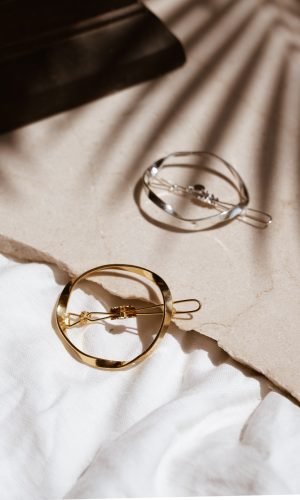 Eternelle – Barrette Minimaliste Accessoires cheveux mariage The Wedding Explorer