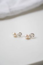 Marinha – Boucles d’oreilles courtes perle baroque Accessoires mariage The Wedding Explorer