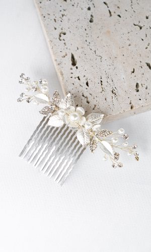 Charismatique – Peigne à Cheveux floral Accessoires cheveux mariage The Wedding Explorer Charismatique – Peigne à Cheveux floral Accessoires cheveux mariage The Wedding Explorer