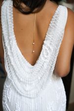 Raffinée – Collier de dos perles naturelles Accessoires mariage The Wedding Explorer