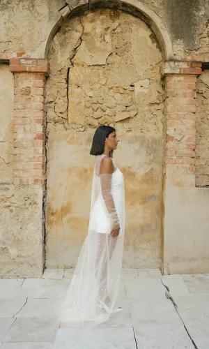 Par-dessus de mariée PERLE Tenues pour la mariée moderne The Wedding Explorer