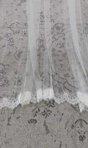 VOILE DE MARIÉE EN DENTELLE DE CALAIS Accessoires cheveux mariage The Wedding Explorer