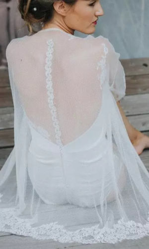 PERLE – KIMONO DENTELLE MARIÉE Kimonos & peignoirs mariage The Wedding Explorer PERLE – KIMONO DENTELLE MARIÉE Kimonos & peignoirs mariage The Wedding Explorer