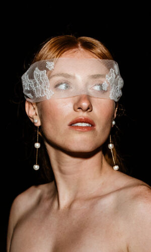 Voilette dentelle chantilly Gisèle Accessoires cheveux mariage The Wedding Explorer Voilette dentelle chantilly Gisèle Accessoires cheveux mariage The Wedding Explorer