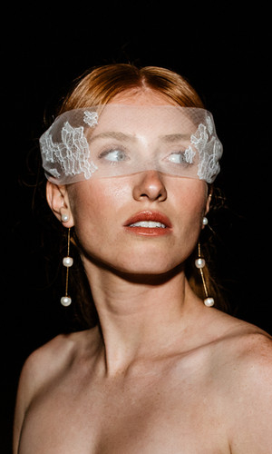 Voilette dentelle chantilly Gisèle Accessoires cheveux mariage The Wedding Explorer