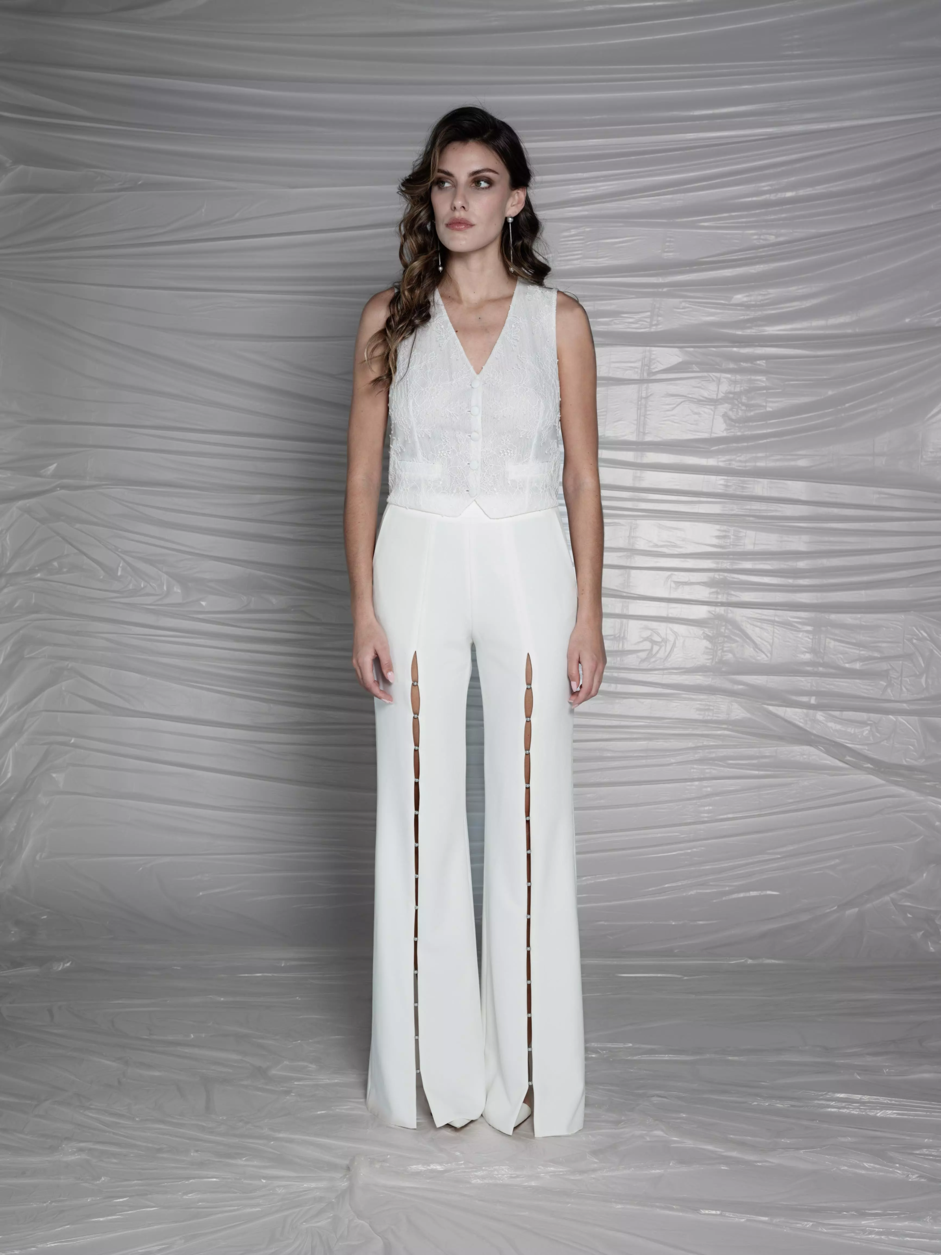 Gilet de mariée LEE Tenues pour la mariée moderne The Wedding Explorer Gilet de mariée LEE Tenues pour la mariée moderne The Wedding Explorer