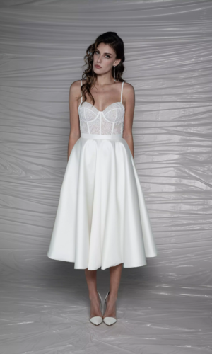 Robe de mariée ERA Tenues pour la mariée moderne The Wedding Explorer Robe de mariée ERA Tenues pour la mariée moderne The Wedding Explorer