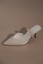 Karla Pearl Mule – Ivory Ballerines & Mules mariage The Wedding Explorer