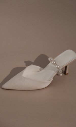 Karla Pearl Mule – Ivory Ballerines & Mules mariage The Wedding Explorer Karla Pearl Mule – Ivory Ballerines & Mules mariage The Wedding Explorer