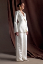 Ada Satin Straight Leg Pant – Ivory Tailleurs de mariage The Wedding Explorer