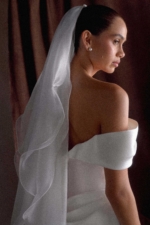 Asteria Draped Chiffon Veil – Ivory Robes de mariée The Wedding Explorer