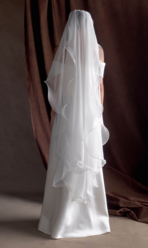 Asteria Draped Chiffon Veil – Ivory Robes de mariée The Wedding Explorer